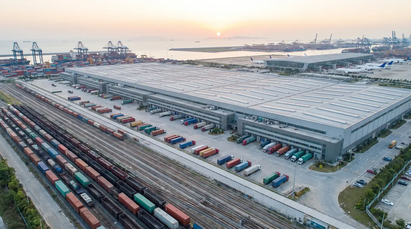 International shipping and logistics